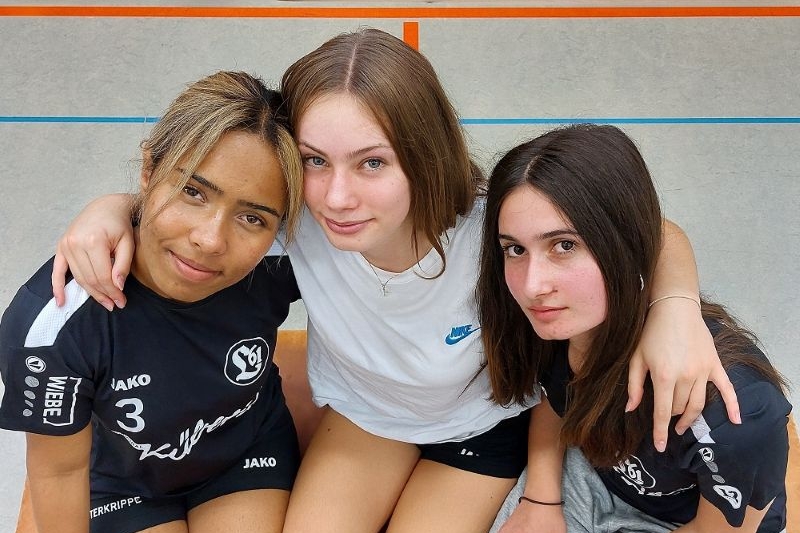 Volleyball_LTV-Drei-Maedchen